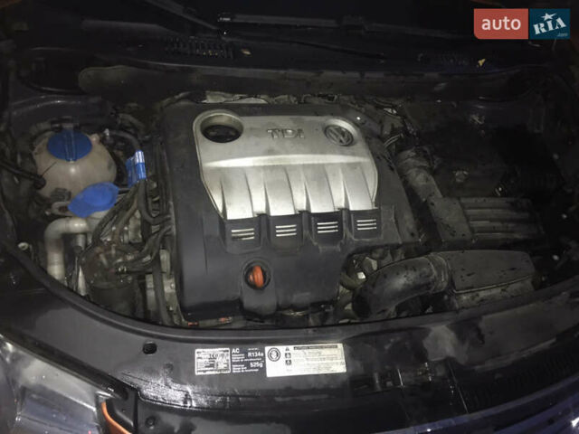 Помаранчевий Фольксваген Туран, об'ємом двигуна 2 л та пробігом 270 тис. км за 8400 $, фото 41 на Automoto.ua