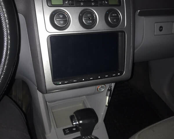 Помаранчевий Фольксваген Туран, об'ємом двигуна 2 л та пробігом 270 тис. км за 8400 $, фото 24 на Automoto.ua