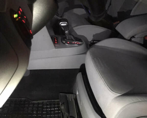 Помаранчевий Фольксваген Туран, об'ємом двигуна 2 л та пробігом 270 тис. км за 8400 $, фото 36 на Automoto.ua