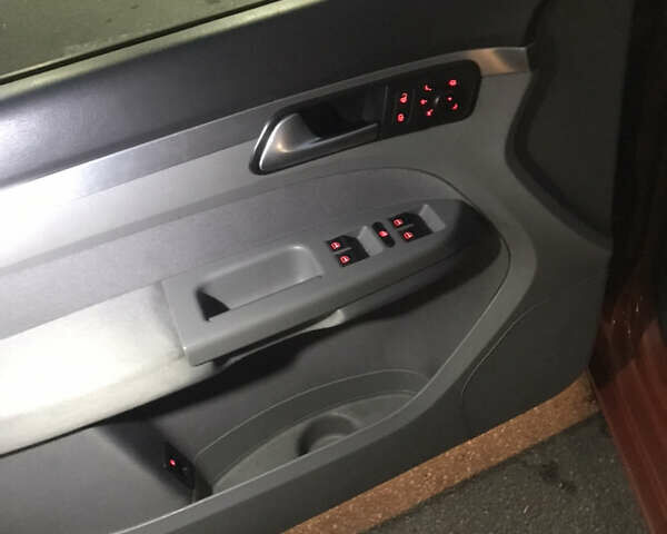 Помаранчевий Фольксваген Туран, об'ємом двигуна 2 л та пробігом 270 тис. км за 8400 $, фото 35 на Automoto.ua