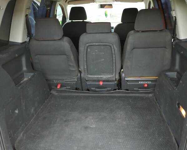 Оранжевый Фольксваген Туран, объемом двигателя 1.9 л и пробегом 230 тыс. км за 8500 $, фото 6 на Automoto.ua