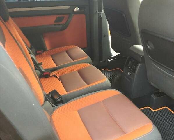 Оранжевый Фольксваген Туран, объемом двигателя 1.9 л и пробегом 230 тыс. км за 8500 $, фото 8 на Automoto.ua