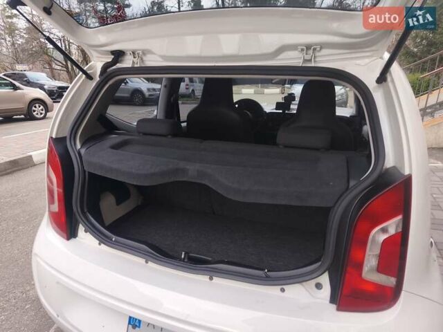 Белый Фольксваген Ап, объемом двигателя 1 л и пробегом 219 тыс. км за 5500 $, фото 9 на Automoto.ua