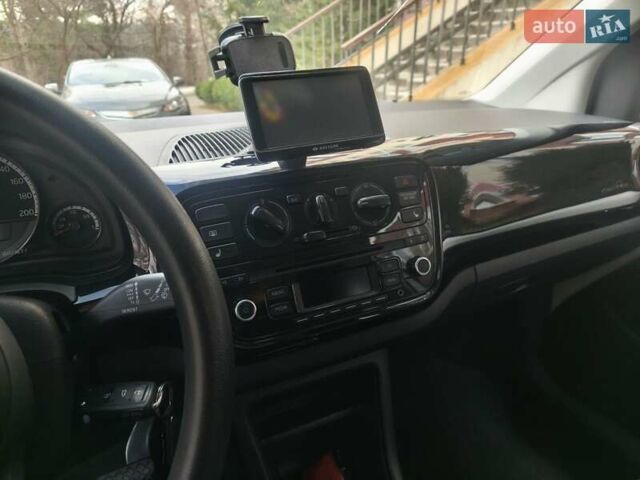 Белый Фольксваген Ап, объемом двигателя 1 л и пробегом 219 тыс. км за 5500 $, фото 6 на Automoto.ua