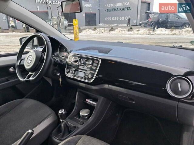 Белый Фольксваген Ап, объемом двигателя 1 л и пробегом 261 тыс. км за 4600 $, фото 46 на Automoto.ua