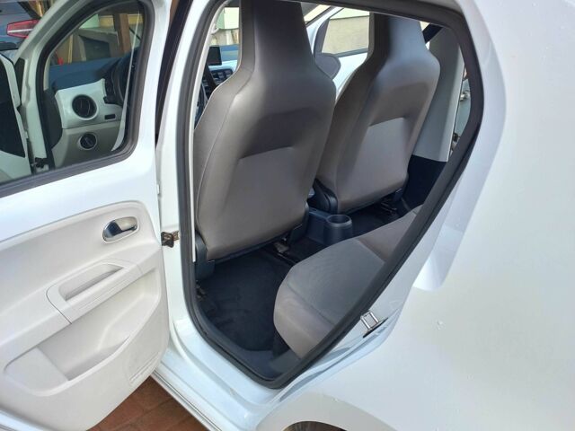 Белый Фольксваген Ап, объемом двигателя 0 л и пробегом 102 тыс. км за 5900 $, фото 4 на Automoto.ua