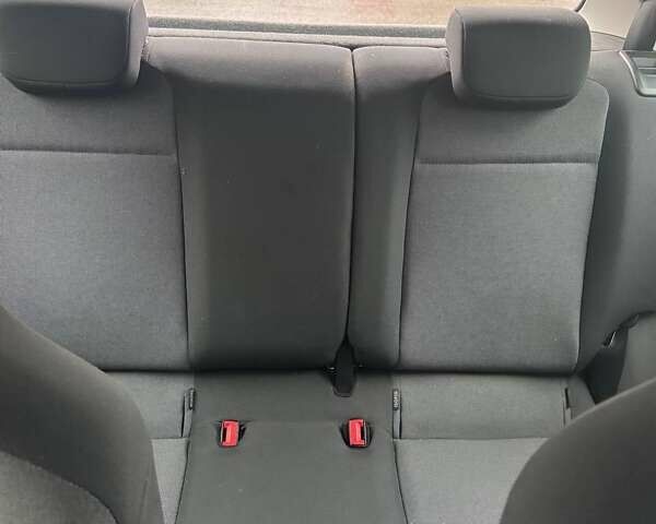 Белый Фольксваген Ап, объемом двигателя 1 л и пробегом 130 тыс. км за 6600 $, фото 2 на Automoto.ua