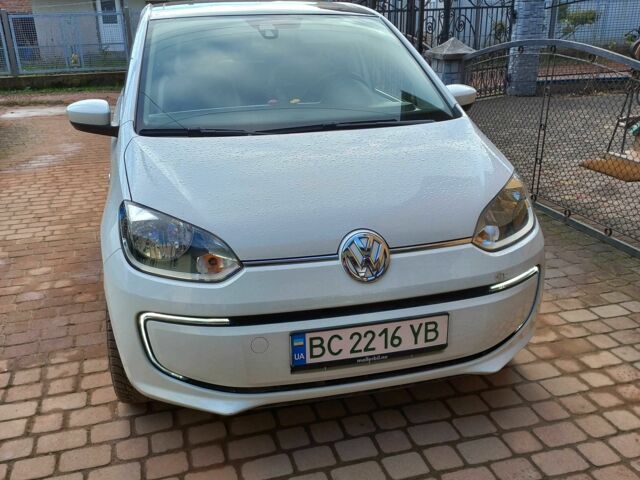 Белый Фольксваген Ап, объемом двигателя 0 л и пробегом 102 тыс. км за 5900 $, фото 1 на Automoto.ua