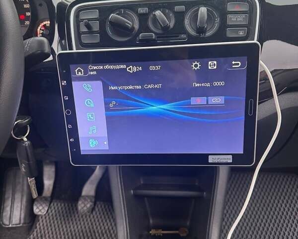 Белый Фольксваген Ап, объемом двигателя 1 л и пробегом 130 тыс. км за 6600 $, фото 3 на Automoto.ua