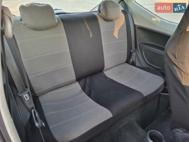 Белый Фольксваген Ап, объемом двигателя 1 л и пробегом 300 тыс. км за 4550 $, фото 7 на Automoto.ua