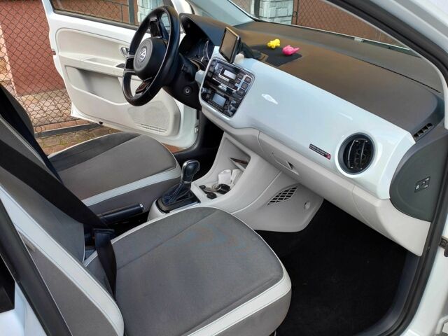 Белый Фольксваген Ап, объемом двигателя 0 л и пробегом 102 тыс. км за 5900 $, фото 6 на Automoto.ua