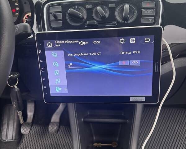 Белый Фольксваген Ап, объемом двигателя 1 л и пробегом 130 тыс. км за 7000 $, фото 3 на Automoto.ua