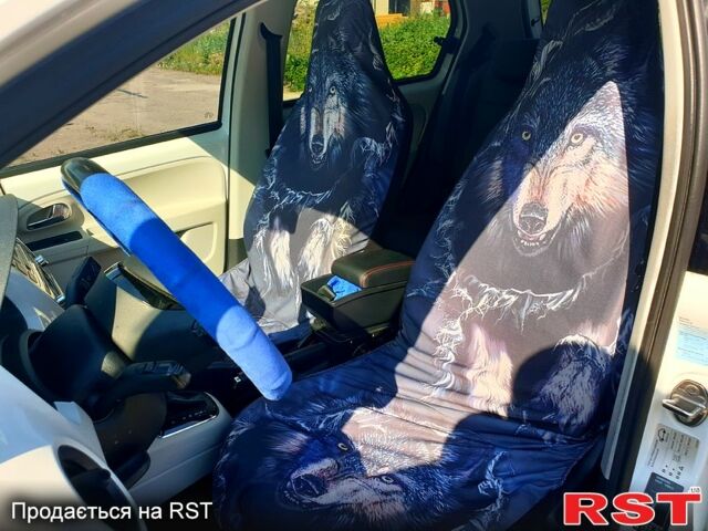 Белый Фольксваген Ап, объемом двигателя 65 л и пробегом 177 тыс. км за 7000 $, фото 5 на Automoto.ua