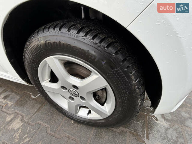 Белый Фольксваген Ап, объемом двигателя 0 л и пробегом 38 тыс. км за 5999 $, фото 18 на Automoto.ua