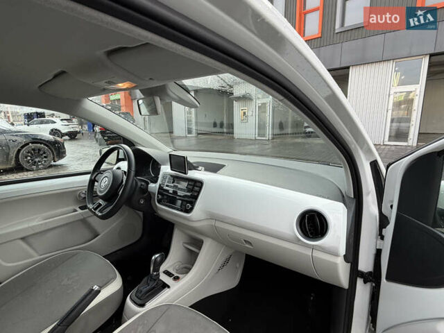 Белый Фольксваген Ап, объемом двигателя 0 л и пробегом 38 тыс. км за 5999 $, фото 17 на Automoto.ua