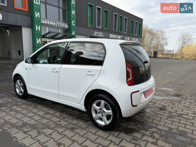 Белый Фольксваген Ап, объемом двигателя 0 л и пробегом 38 тыс. км за 5999 $, фото 8 на Automoto.ua