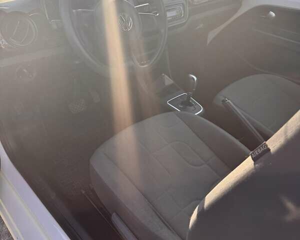 Білий Фольксваген Ап, об'ємом двигуна 1 л та пробігом 109 тис. км за 5100 $, фото 5 на Automoto.ua