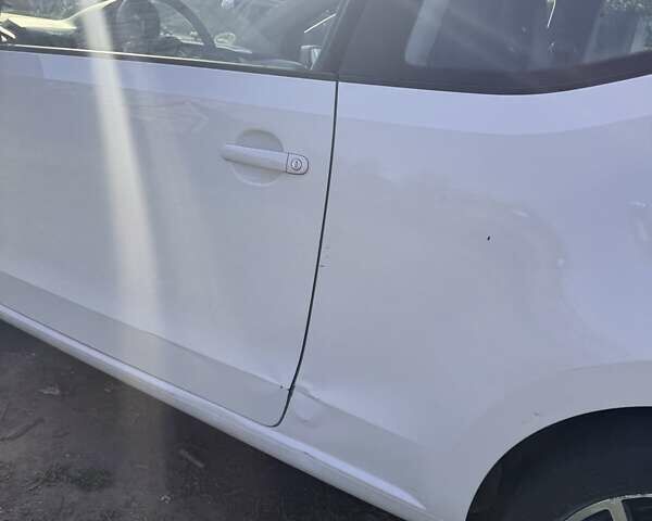 Білий Фольксваген Ап, об'ємом двигуна 1 л та пробігом 109 тис. км за 5100 $, фото 4 на Automoto.ua