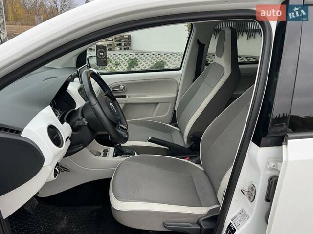 Белый Фольксваген Ап, объемом двигателя 0 л и пробегом 82 тыс. км за 5950 $, фото 22 на Automoto.ua