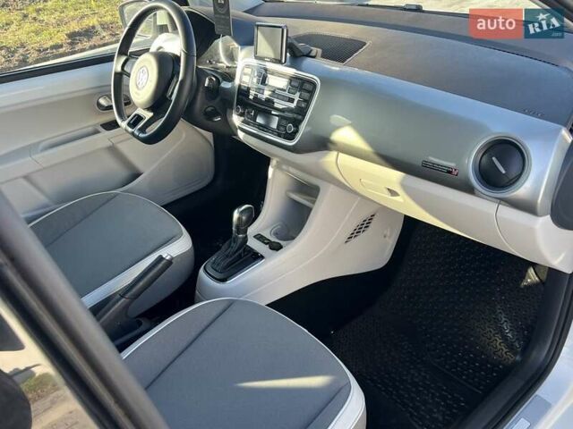 Белый Фольксваген Ап, объемом двигателя 0 л и пробегом 82 тыс. км за 5950 $, фото 19 на Automoto.ua