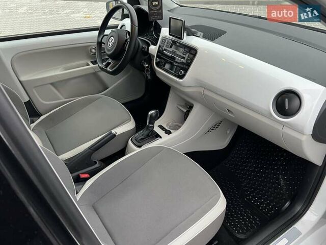 Белый Фольксваген Ап, объемом двигателя 0 л и пробегом 82 тыс. км за 5950 $, фото 27 на Automoto.ua