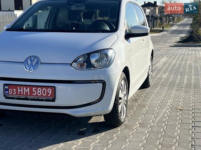 Белый Фольксваген Ап, объемом двигателя 0 л и пробегом 82 тыс. км за 5950 $, фото 8 на Automoto.ua