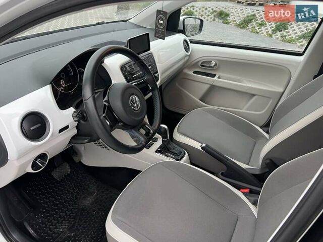 Белый Фольксваген Ап, объемом двигателя 0 л и пробегом 82 тыс. км за 5950 $, фото 24 на Automoto.ua