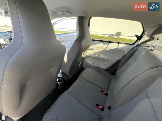 Белый Фольксваген Ап, объемом двигателя 0 л и пробегом 82 тыс. км за 5950 $, фото 15 на Automoto.ua