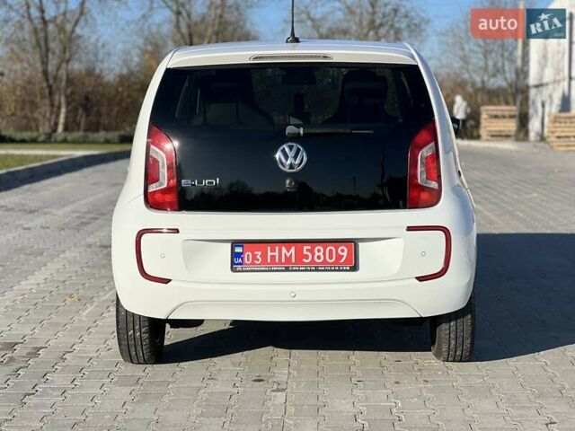 Белый Фольксваген Ап, объемом двигателя 0 л и пробегом 82 тыс. км за 5950 $, фото 4 на Automoto.ua