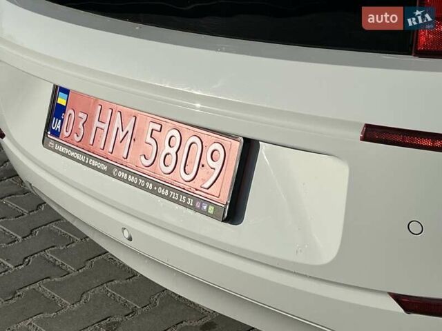 Белый Фольксваген Ап, объемом двигателя 0 л и пробегом 82 тыс. км за 5950 $, фото 13 на Automoto.ua