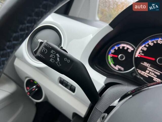 Белый Фольксваген Ап, объемом двигателя 0 л и пробегом 82 тыс. км за 5950 $, фото 21 на Automoto.ua