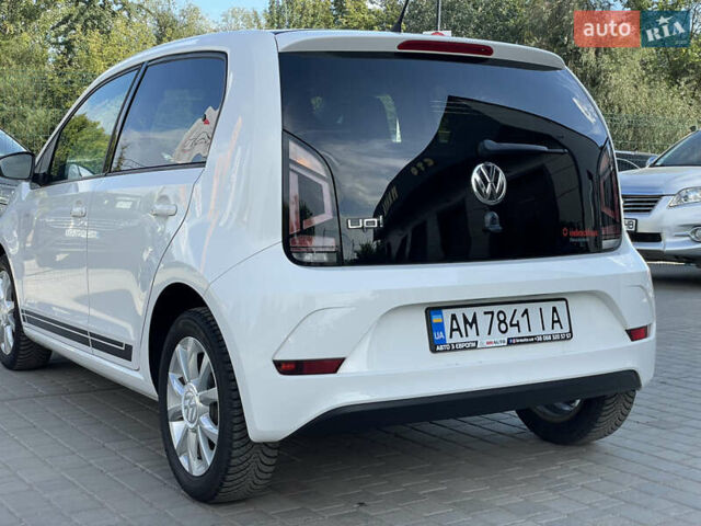 Білий Фольксваген Ап, об'ємом двигуна 1 л та пробігом 144 тис. км за 7699 $, фото 17 на Automoto.ua