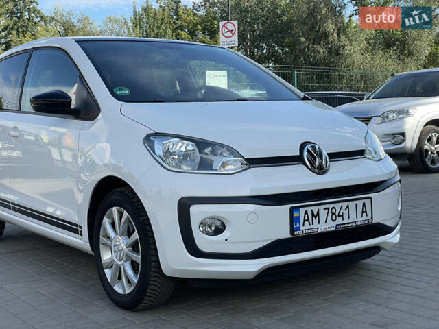 Білий Фольксваген Ап, об'ємом двигуна 1 л та пробігом 144 тис. км за 7699 $, фото 7 на Automoto.ua