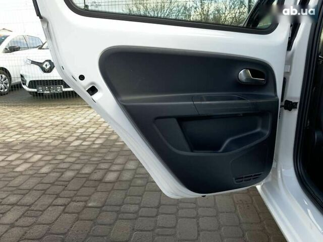 Белый Фольксваген Ап, объемом двигателя 1 л и пробегом 144 тыс. км за 6999 $, фото 25 на Automoto.ua