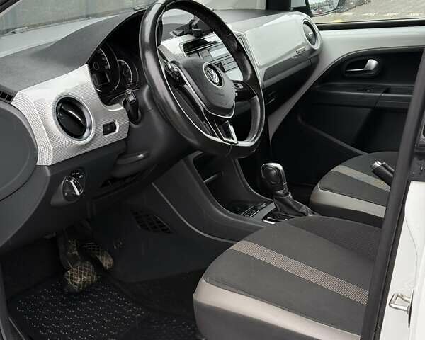Белый Фольксваген Ап, объемом двигателя 0 л и пробегом 78 тыс. км за 8500 $, фото 18 на Automoto.ua
