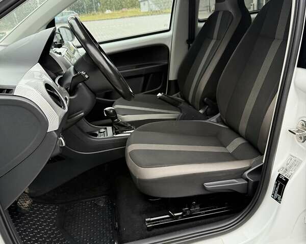 Белый Фольксваген Ап, объемом двигателя 0 л и пробегом 78 тыс. км за 8499 $, фото 17 на Automoto.ua