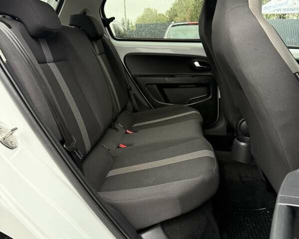 Белый Фольксваген Ап, объемом двигателя 0 л и пробегом 78 тыс. км за 8499 $, фото 25 на Automoto.ua