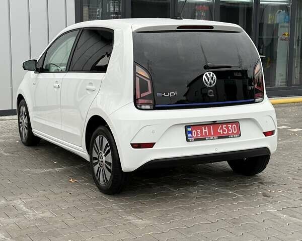 Белый Фольксваген Ап, объемом двигателя 0 л и пробегом 78 тыс. км за 8499 $, фото 4 на Automoto.ua