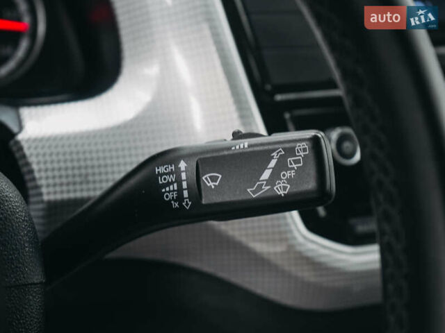 Белый Фольксваген Ап, объемом двигателя 0 л и пробегом 54 тыс. км за 10539 $, фото 38 на Automoto.ua