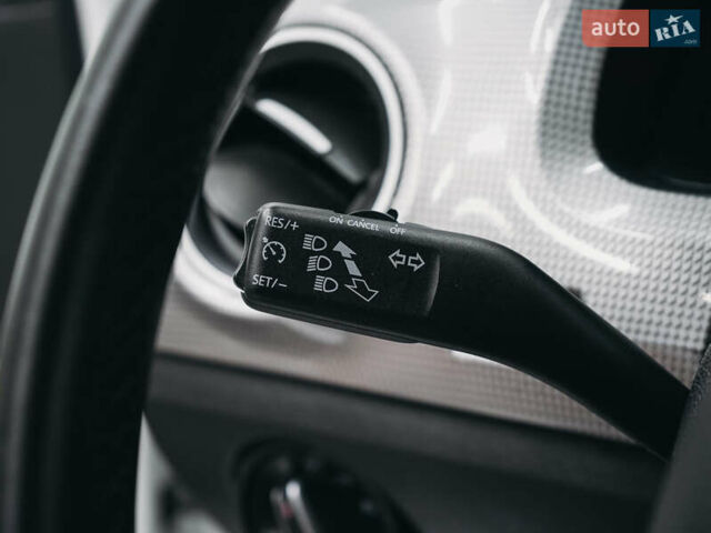 Белый Фольксваген Ап, объемом двигателя 0 л и пробегом 54 тыс. км за 10539 $, фото 37 на Automoto.ua