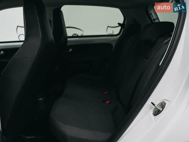 Белый Фольксваген Ап, объемом двигателя 0 л и пробегом 54 тыс. км за 10539 $, фото 47 на Automoto.ua