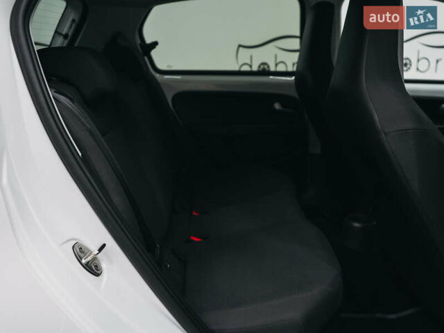 Белый Фольксваген Ап, объемом двигателя 0 л и пробегом 54 тыс. км за 10539 $, фото 50 на Automoto.ua