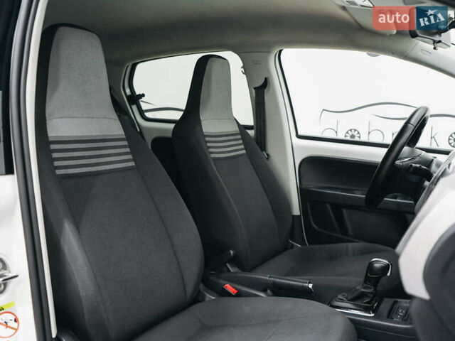 Белый Фольксваген Ап, объемом двигателя 0 л и пробегом 54 тыс. км за 10539 $, фото 54 на Automoto.ua