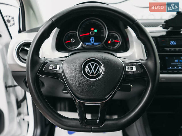 Белый Фольксваген Ап, объемом двигателя 0 л и пробегом 54 тыс. км за 10539 $, фото 33 на Automoto.ua