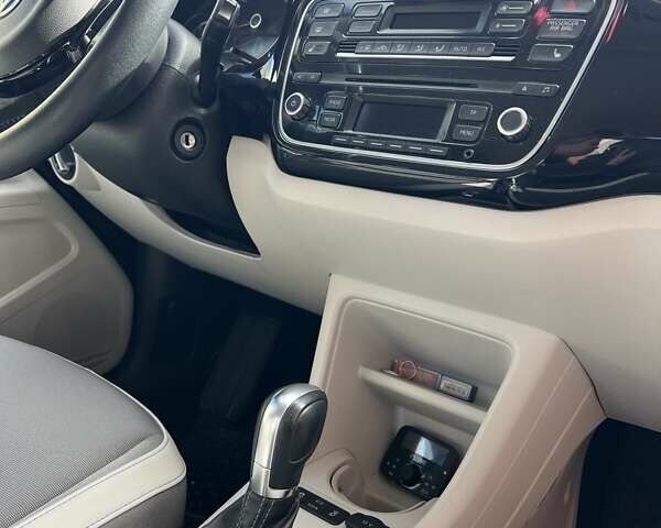 Черный Фольксваген Ап, объемом двигателя 0 л и пробегом 90 тыс. км за 7400 $, фото 16 на Automoto.ua