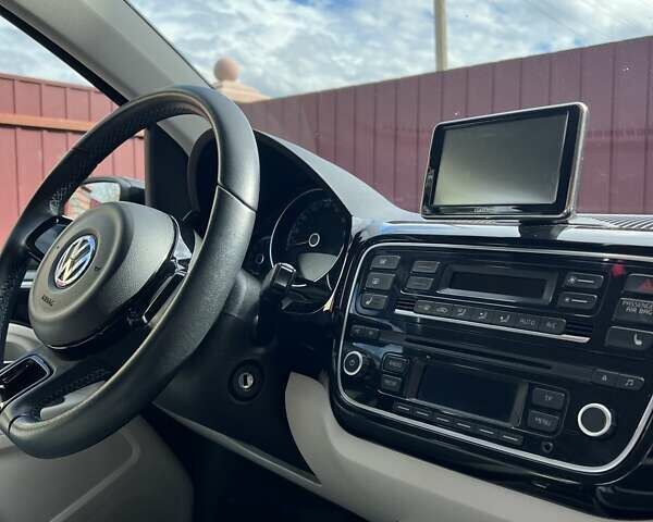 Черный Фольксваген Ап, объемом двигателя 0 л и пробегом 90 тыс. км за 7400 $, фото 11 на Automoto.ua