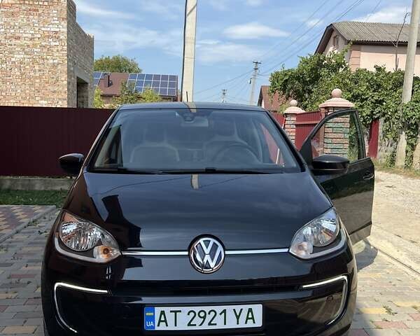 Черный Фольксваген Ап, объемом двигателя 0 л и пробегом 90 тыс. км за 7400 $, фото 1 на Automoto.ua