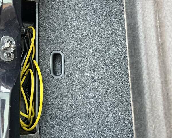 Черный Фольксваген Ап, объемом двигателя 0 л и пробегом 90 тыс. км за 7400 $, фото 3 на Automoto.ua