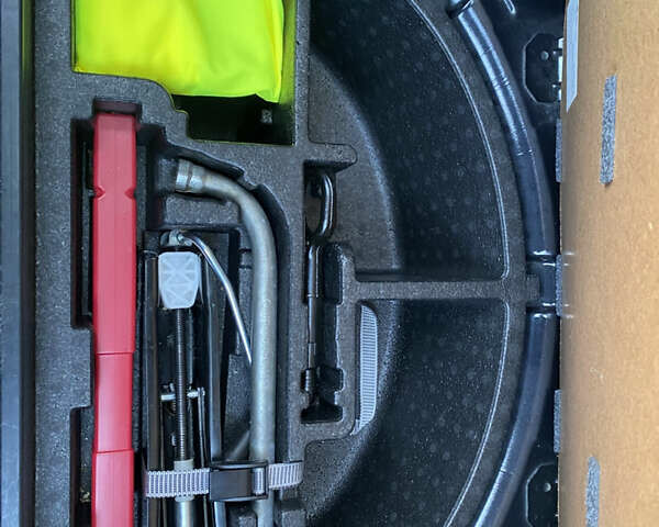 Чорний Фольксваген Ап, об'ємом двигуна 0 л та пробігом 113 тис. км за 5950 $, фото 46 на Automoto.ua