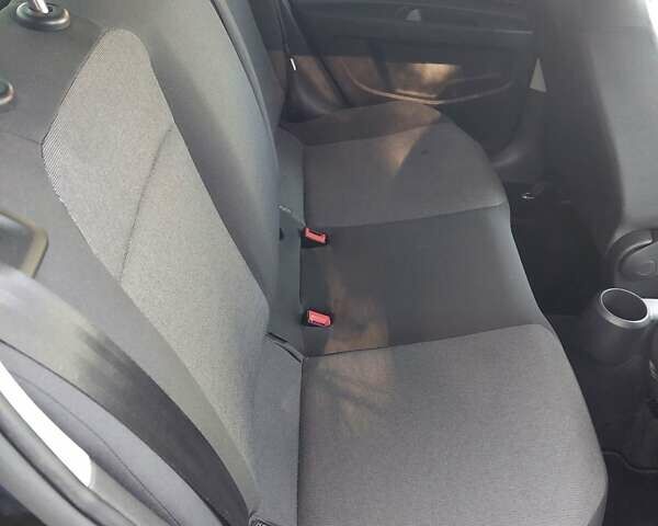 Черный Фольксваген Ап, объемом двигателя 1 л и пробегом 41 тыс. км за 6300 $, фото 25 на Automoto.ua